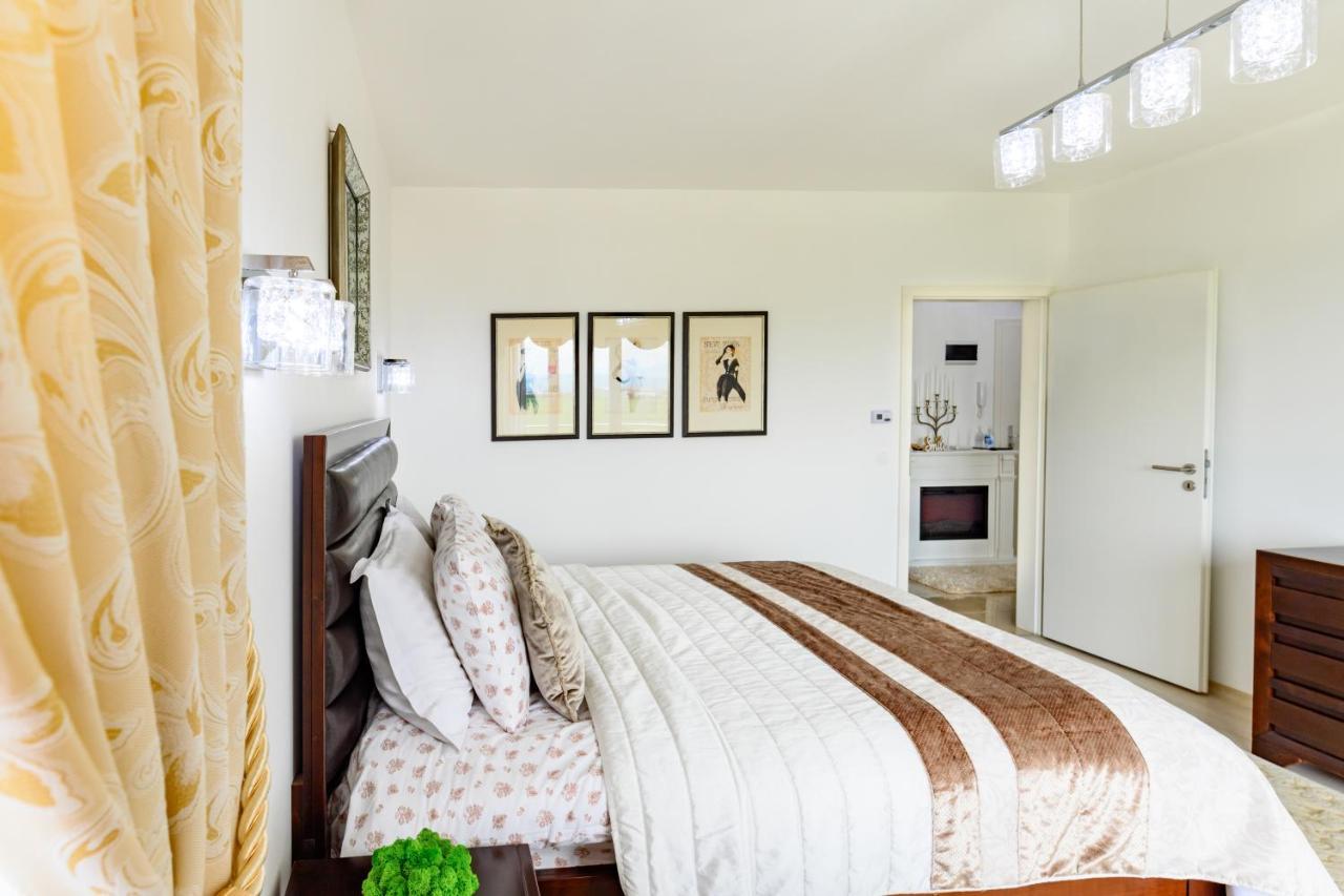 Luxury Apartment Avantgarden 3 บราชอฟ ภายนอก รูปภาพ